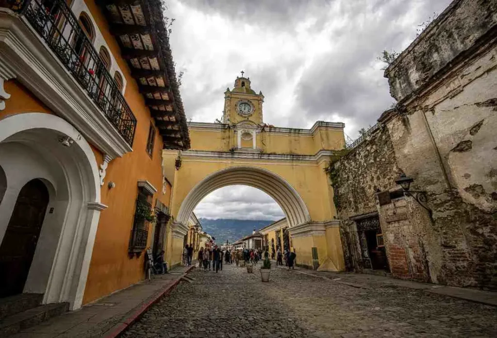 Decoding Ecuador's Two-Tier Entry System